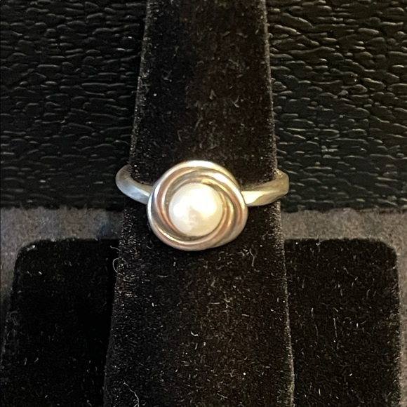 Grace & Heart Blanca Ring - Picture 3 of 5